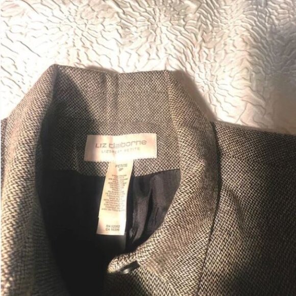Liz Claiborne Gray Wool-Blend Blazer and Pants Ensemble - Picture 3 of 3